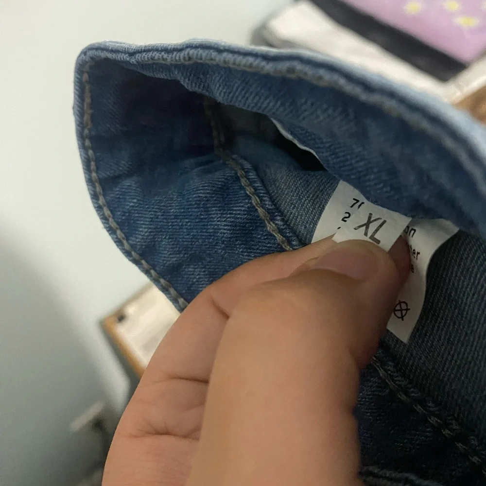 Classic Blue Women's Jeans - Picture 3 of 3